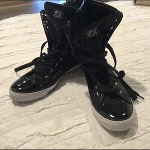 High top hip hop shoes